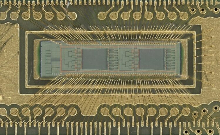 New Light-Based Chip Supercharges AI Efficiency by up to 100x