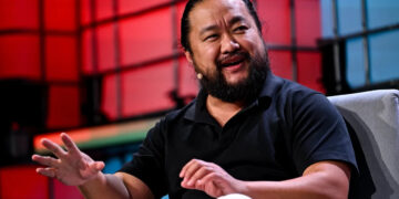 Why these startup CEOs don’t think AI will replace human roles