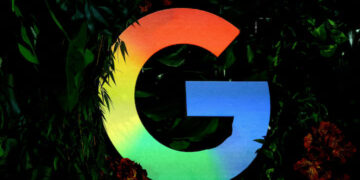 Google asks EU court to suspend order to open up to AI chatbots, search engine rivals